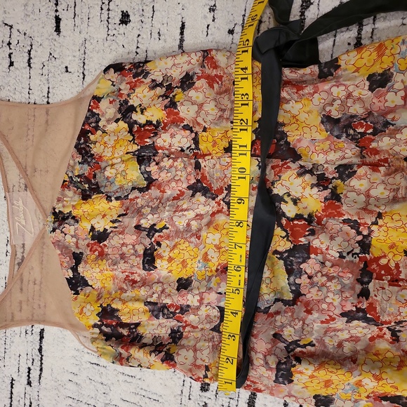 Zehavale retro style dress. - Picture 10 of 12